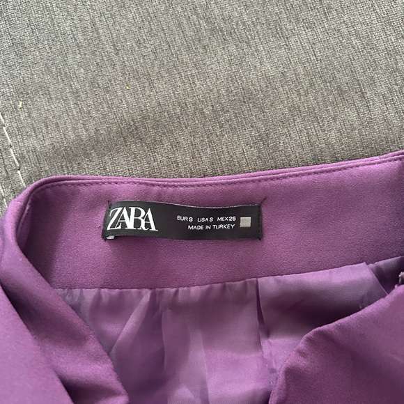 Size small Zara Skort. Great condition - Picture 2 of 4